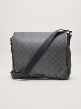 Authentic Louis Vuitton Daniel MM Damier Graphite Crossbody Bag